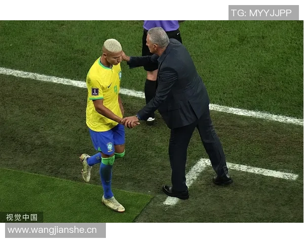 维尼修斯遭遇裁判争议认为自己在比赛中受到不公正对待